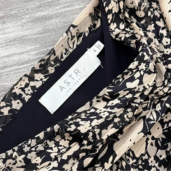 ASTR The Label SANTORINI FLORAL ONE SHOULDER MIDI DRESS SZ‎ M PUFF SLEEVE - Picture 6 of 8